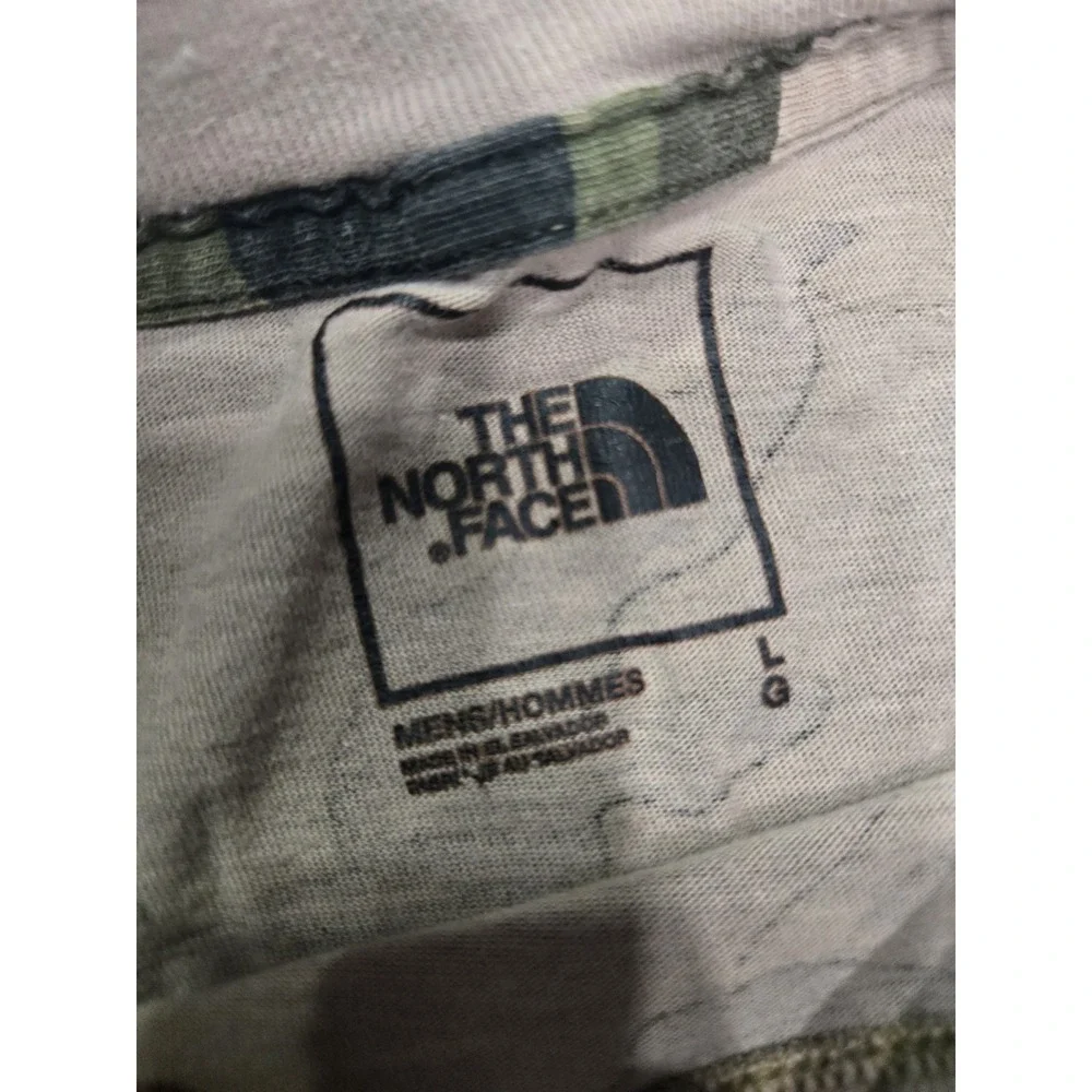 The North Face Men's Camo Graphic T-Shirt Size Large Green Brown Camouflage Logo